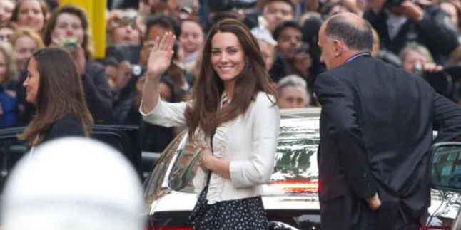 3,5 Menit 'Terpanjang' Kate Middleton Menuju Altar