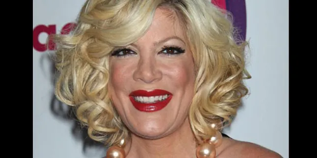 Tori Spelling Adakan Pesta Royal Wedding Tori Spelling Adakan Pesta Royal Wedding
