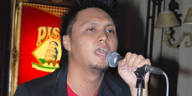 Ibunda Meninggal, Icha Jikustik Tetap Show