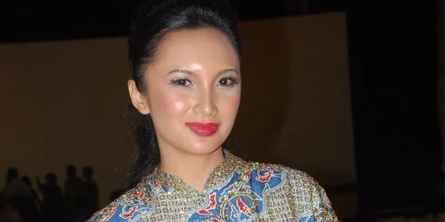 Tata Bawa Batik ke Singapura