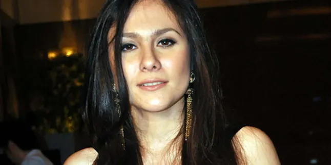 Wulan Guritno Terus Kembangkan Bisnis Salonnya Wulan Guritno Terus Kembangkan Bisnis Salonnya