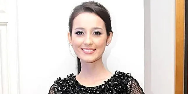 Julie Estelle Ingin Main Film Sosial