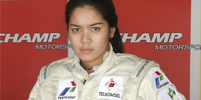 Alexandra Asmasoebrata 'Pemanasan' di Formula Renault Asia