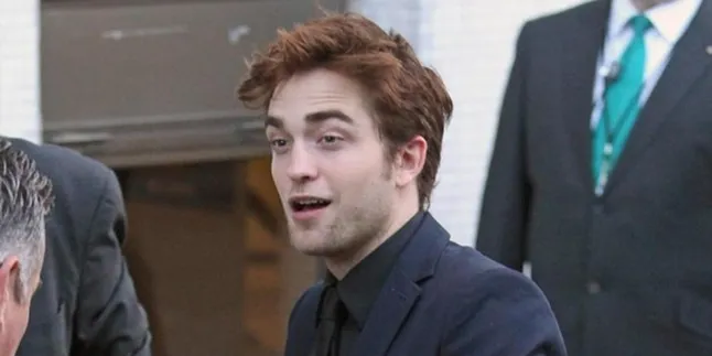Bayangkan Kalau Robert Pattinson Jadi Politisi Bayangkan Kalau Robert Pattinson Jadi Politisi