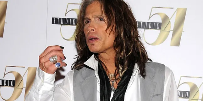 Single Perdana Steven Tyler Diluncurkan di AMERICAN IDOL Single Perdana Steven Tyler Diluncurkan di AMERICAN IDOL