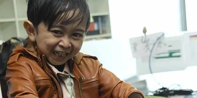 Terjuni Tarik Suara, Daus Mini Cari Label