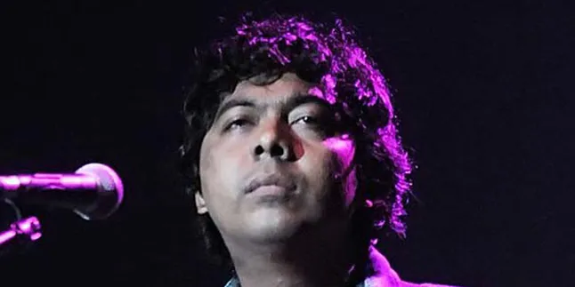 Pemain Bass Efek Rumah Kaca Kembali Aktif