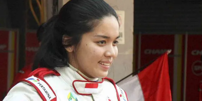 Tulang Pinggang Geser, Alexandra Tetap Raih Prestasi