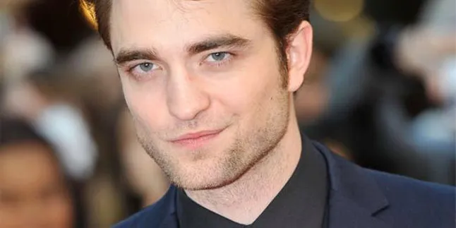 Robert Pattinson Kejar Gelar Ciuman Terbaik