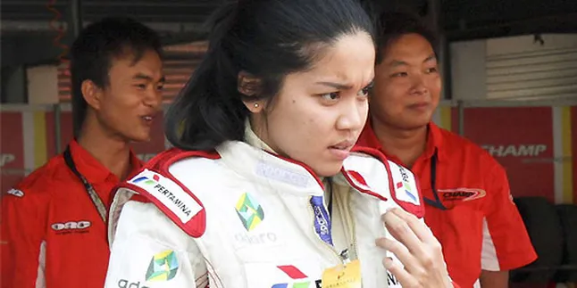 Jelang Balapan, Alexandra Asmasoebrata Rajin Berkuda