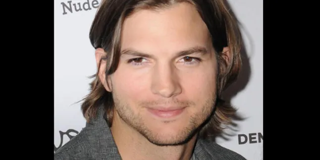 Ashton Kucther: Aku Tak Bisa Gantikan Charlie Sheen