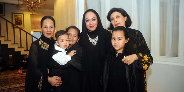 Seratus Hari Adjie, Angelina Sondakh Hadiahi Single Terbaru