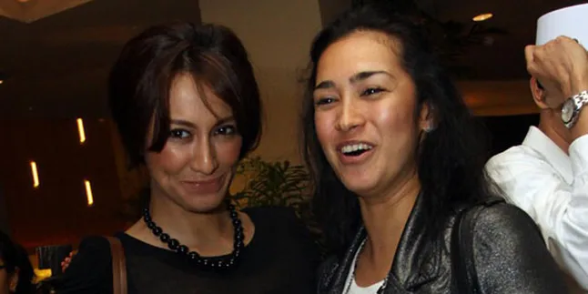 Pelukan Davina, Obat Putus Cinta Alexandra Gottardo