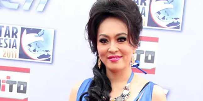 Ditanya Kasus, Angelina Sondakh Menghindar Ditanya Kasus, Angelina Sondakh Menghindar