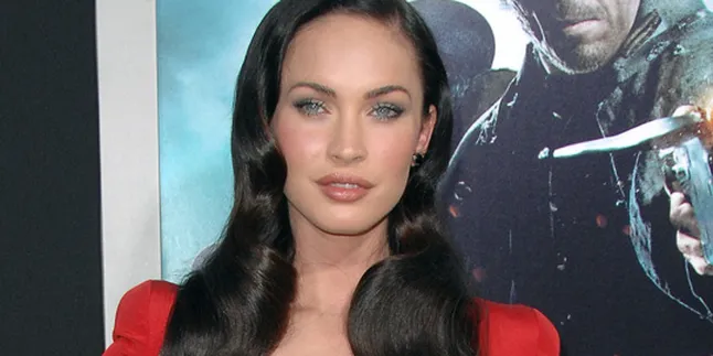 Tampil Topless, Megan Fox Gagal Lagi Buat Film Bagus