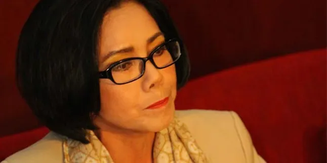 Keponakan Poppy Dharsono Merasa Terintimidasi