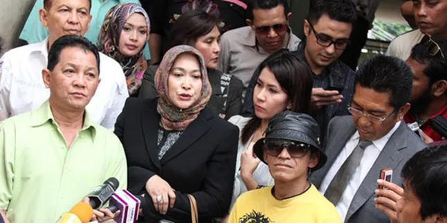 Mosi Tak Percaya Digalang Untuk Gatot Brajamusti