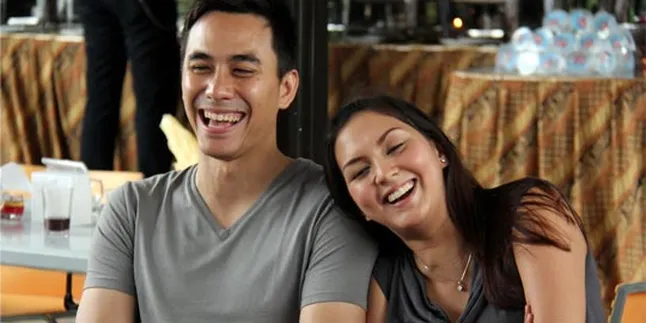 Urus 3 Anak, Donna Agnesia Capek Tapi Bahagia