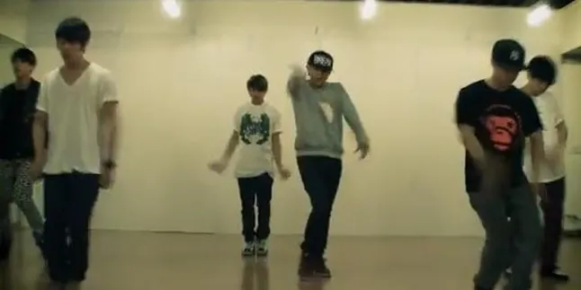 Fiction Rehearsal, B2ST Bagi Tips Kaki Pinguin