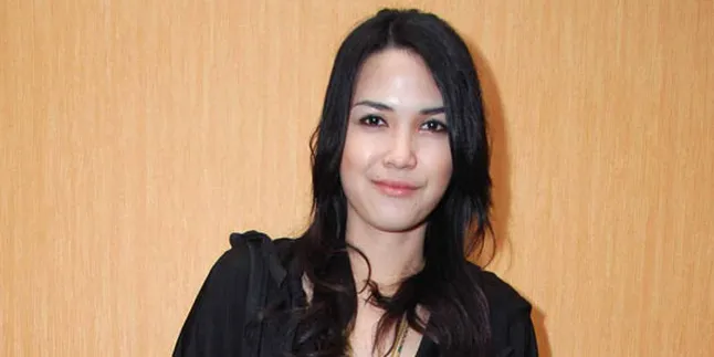 Dinda Kanyadewi Pacari Vokalis Pee Wee Gaskins?