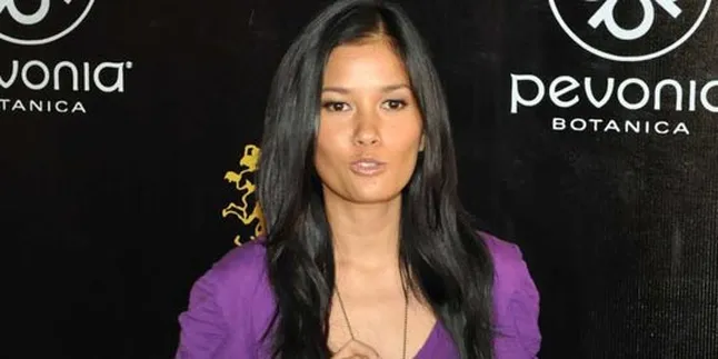 Titi Sjuman Pilih Musik dan Film