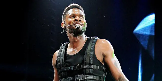 Usher Lagi-Lagi Lupa Tutup Resleting Celananya