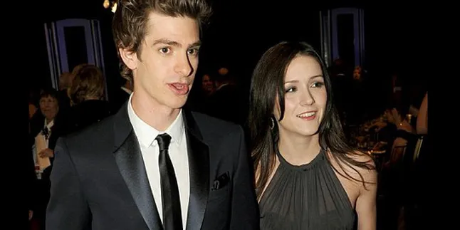 'SPIDERMAN' Buat Andrew Garfield Putus?