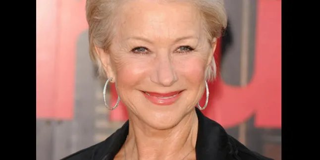 Helen Mirren, Wanita Terseksi di Usia 65 Tahun