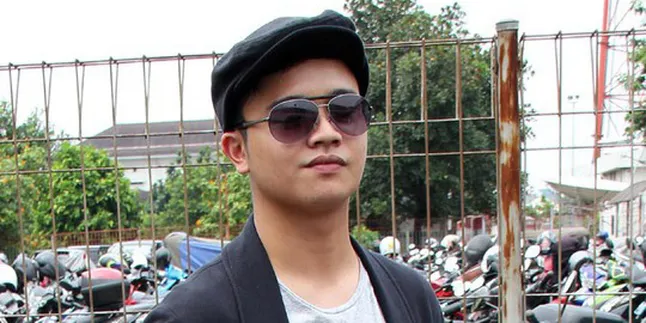 Derby And The Revolution, Kerjaan Baru Derby Romero