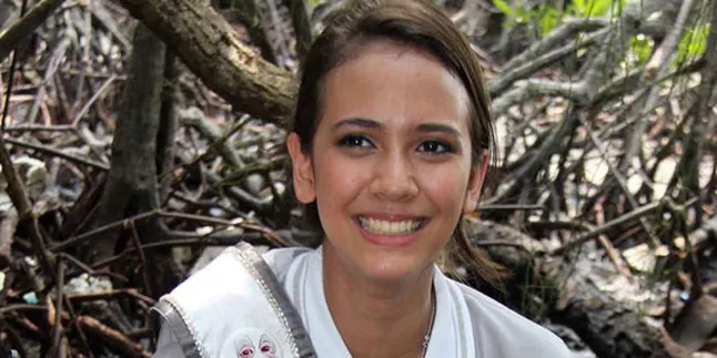 Nadine Alexandra: Sampah di Pulau Rambut Kiriman