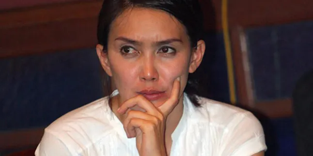 Rieke 'Oneng' Syukuri Kiriman Paket Peti Mati