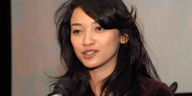 Ibunda Agni Pratistha Minta Maaf Soal Foto Hot