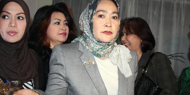 Jenny Rachman Diperiksa Polisi Terkait Konflik PARFI Jenny Rachman Diperiksa Polisi Terkait Konflik PARFI