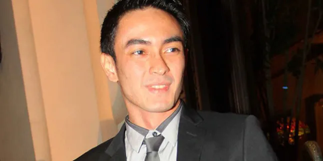 Zumi Zola Belum Total Tinggalkan Entertainment