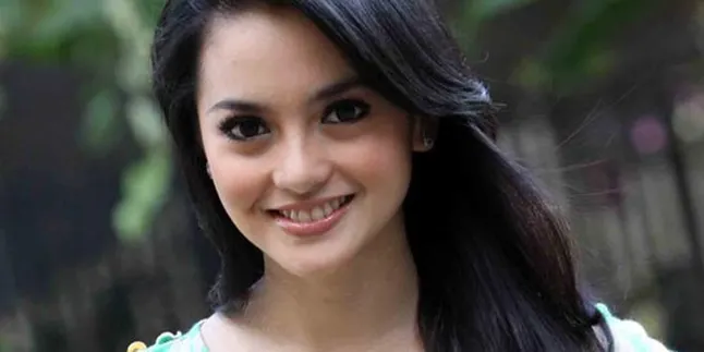 Ririn Ekawati Jemur Badan Biar Hitam