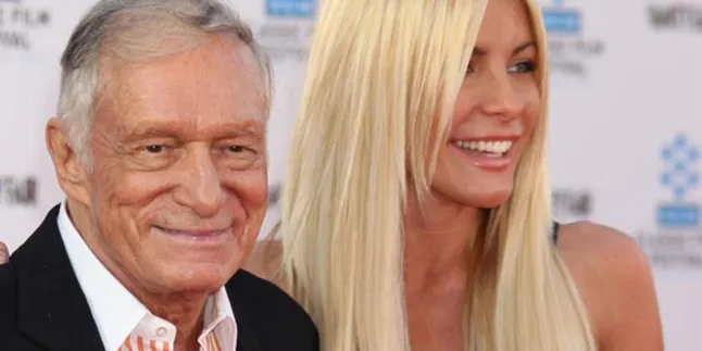 Hugh Hefner Batal Menikah!