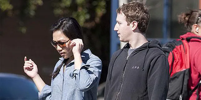 Mark Zuckerberg dan Priscilla Chan Tunangan?
