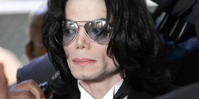 Hujan Mawar di Peringatan Kematian Michael Jackson