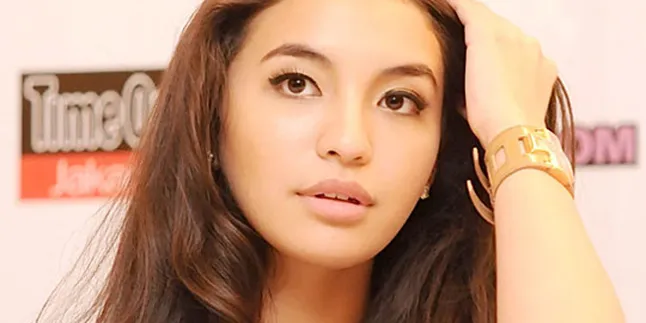 Manohara Minta Maaf Peredaran Foto Seksinya