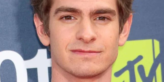 Andrew Garfield - Emma Stone Dilanda Cinta Lokasi