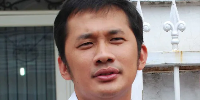 Hanung Belum Terima Undangan Nikah Irfan Bachdim