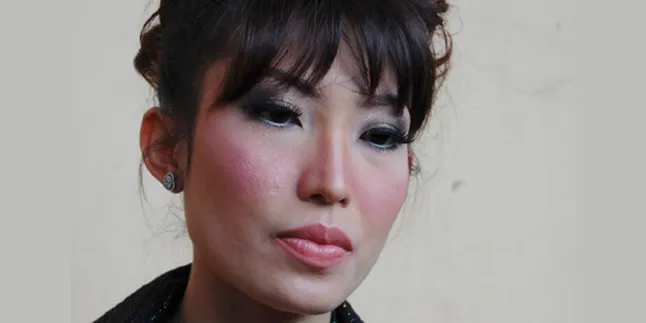 Zumi Zolla Nikah, Ayu Dewi Pasrah