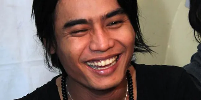 Charly ST12 Orbitkan Sang Istri