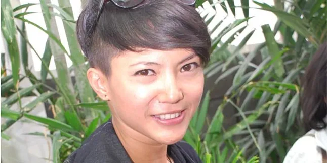 Poppy Sovia Koleksi Tato