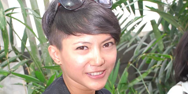 Poppy Sovia Kembali ke Bermusik