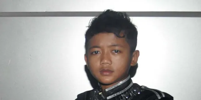 Irza Dewangga Nangis Bertemu Rhoma Irama