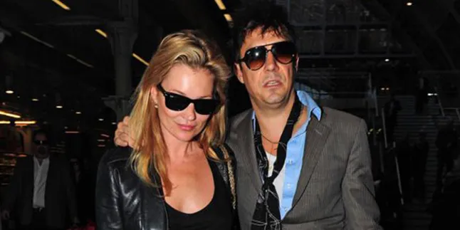 Kate Moss Bulan Madu ke Timbuktu