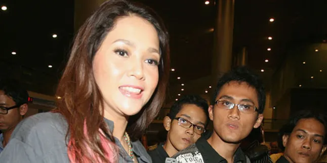 Maia: Walau Tak Lagi Muda, Kylie Tampil Cantik