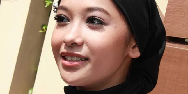 Poppy Bunga Jaga Privasi Pernikahan Puput Melati