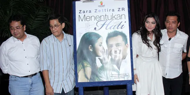 Anang - Ashanty 'Menentukan Hati' Lewat Buku